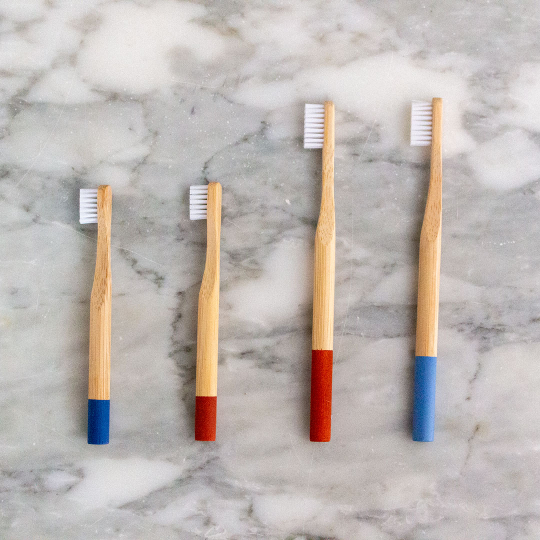 Cepillos de dientes ecológicos de bambú