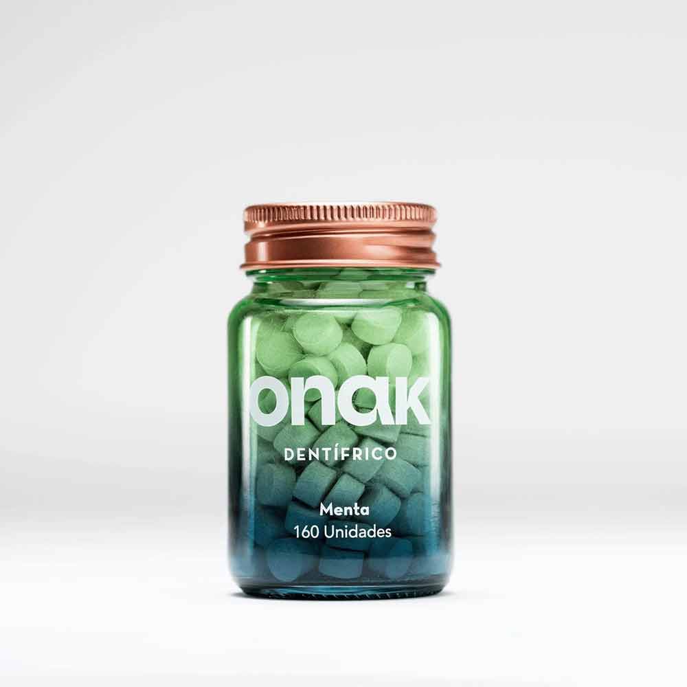 dentífrico natural en pastillas sabor menta sin plástico en frasco de vidrio