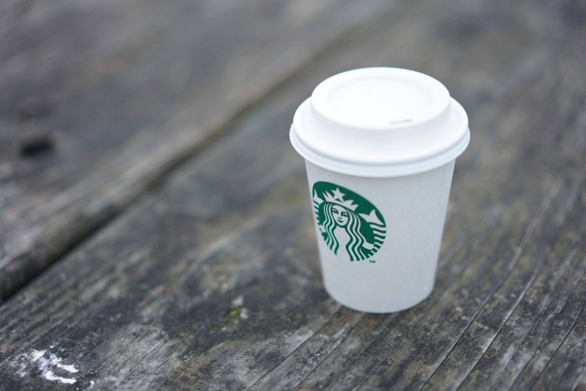 https://www.esturirafi.com/wp-content/uploads/2019/01/vasos-desechables-starbucks.jpg